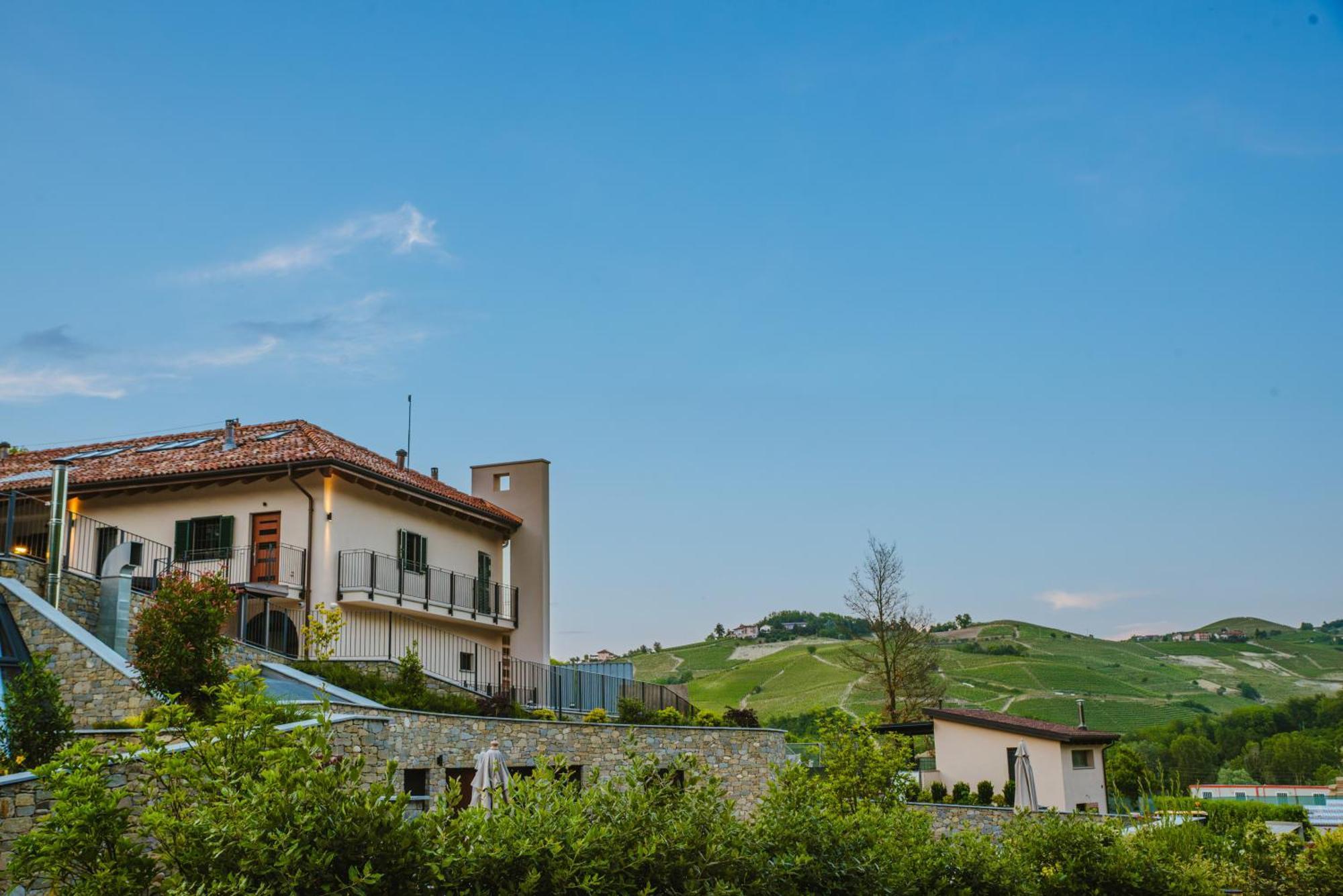 Garesio Wine Resort Serralunga d'Alba Exterior photo