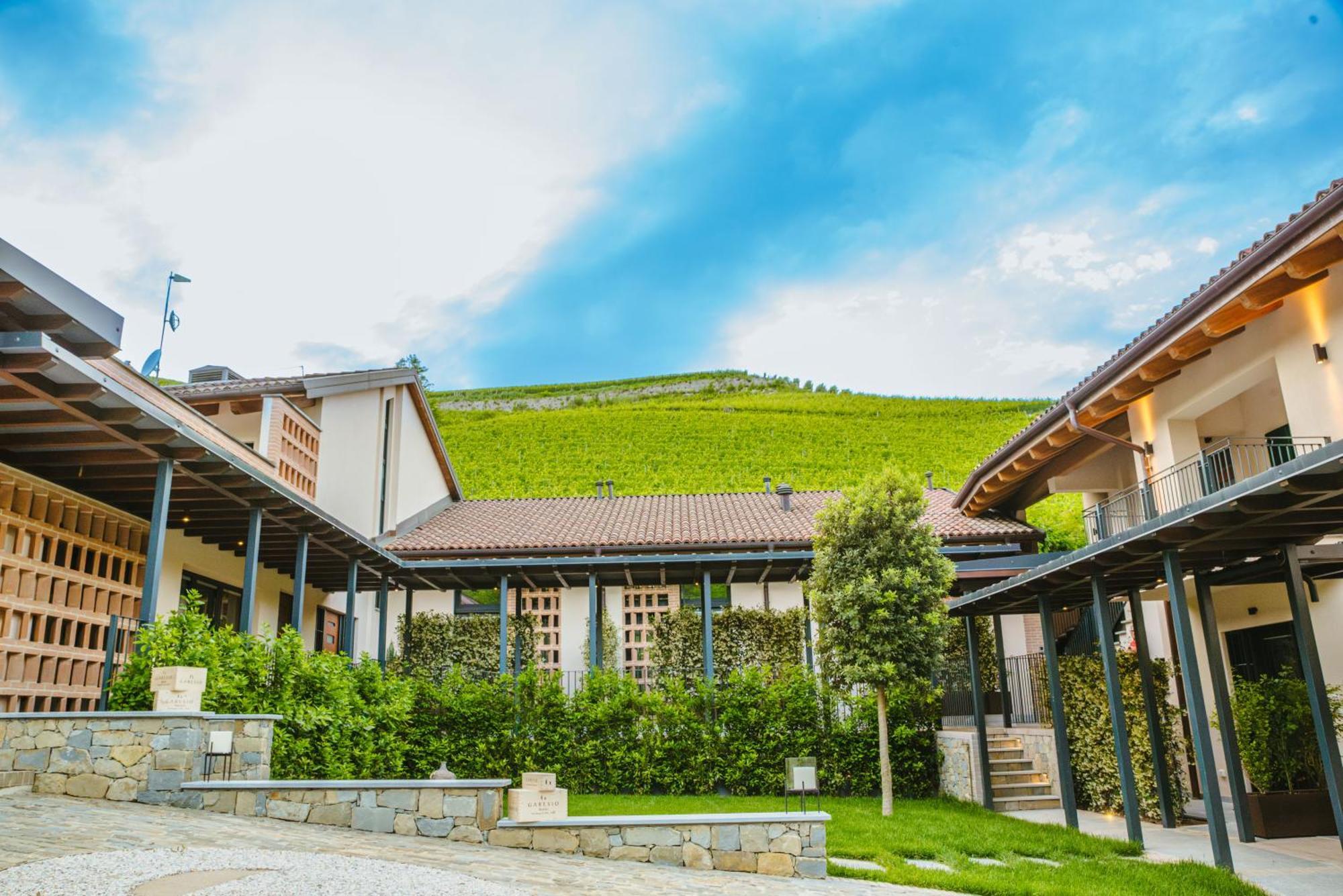 Garesio Wine Resort Serralunga d'Alba Exterior photo