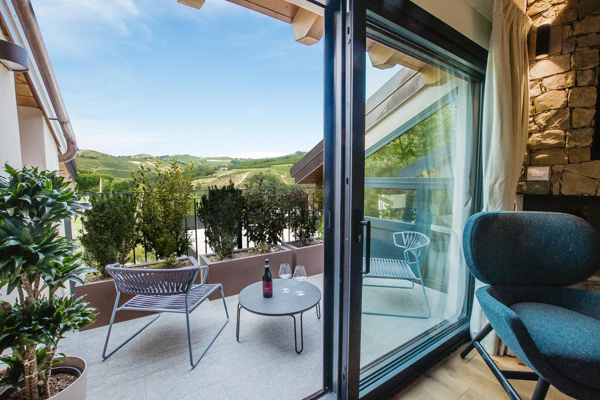 Garesio Wine Resort Serralunga d'Alba Exterior photo