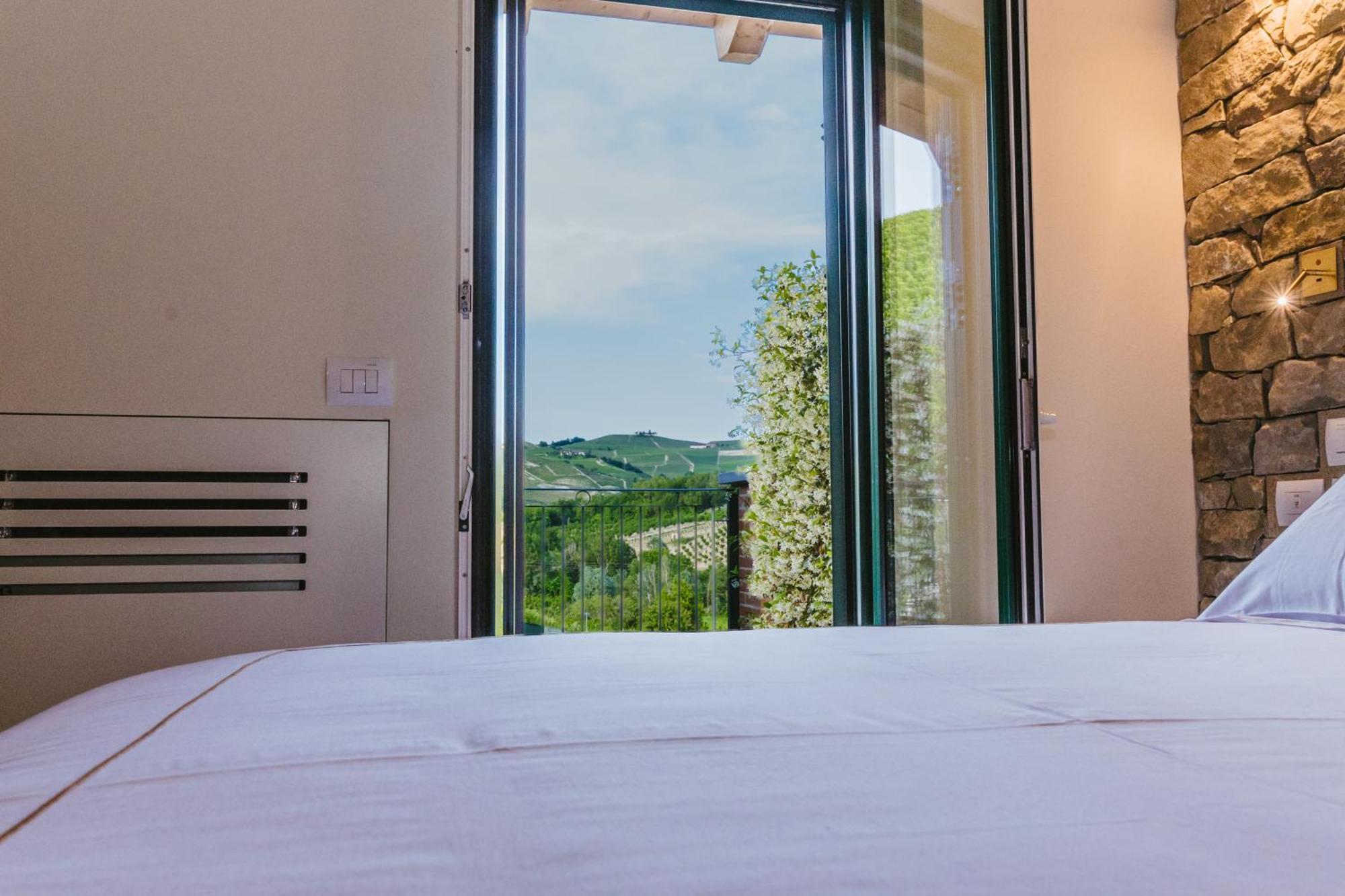Garesio Wine Resort Serralunga d'Alba Exterior photo